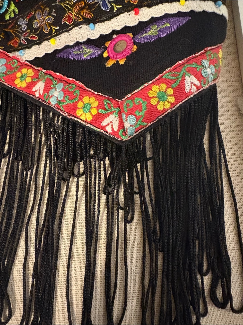 *Rare Find* Vintage 90’s Boho Floral Embroidered Fringe Vest by The Limited - Picture 4 of 6